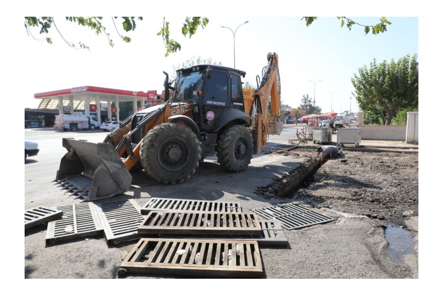 Nizip Belediyesi’nden Sanayi Sitesinde Menfez Yenileme Çalışması